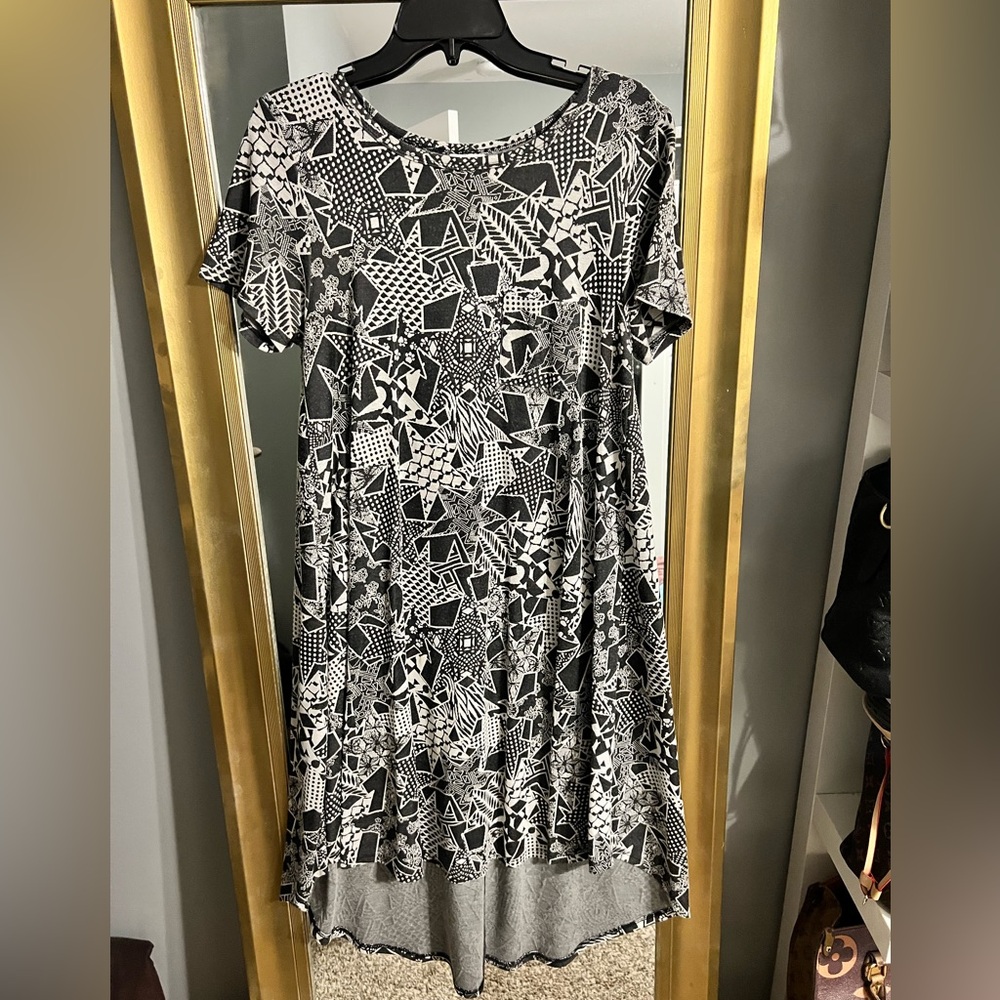 LuLaRoe Carly Black and White Casual Midi Sundress